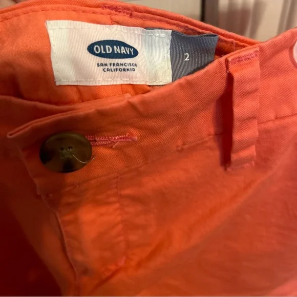 Old Navy Shorts Women | size 2 | Pink Perfect 5'' Khakis Mid Rise Casual Cotton - Picture 2 of 4